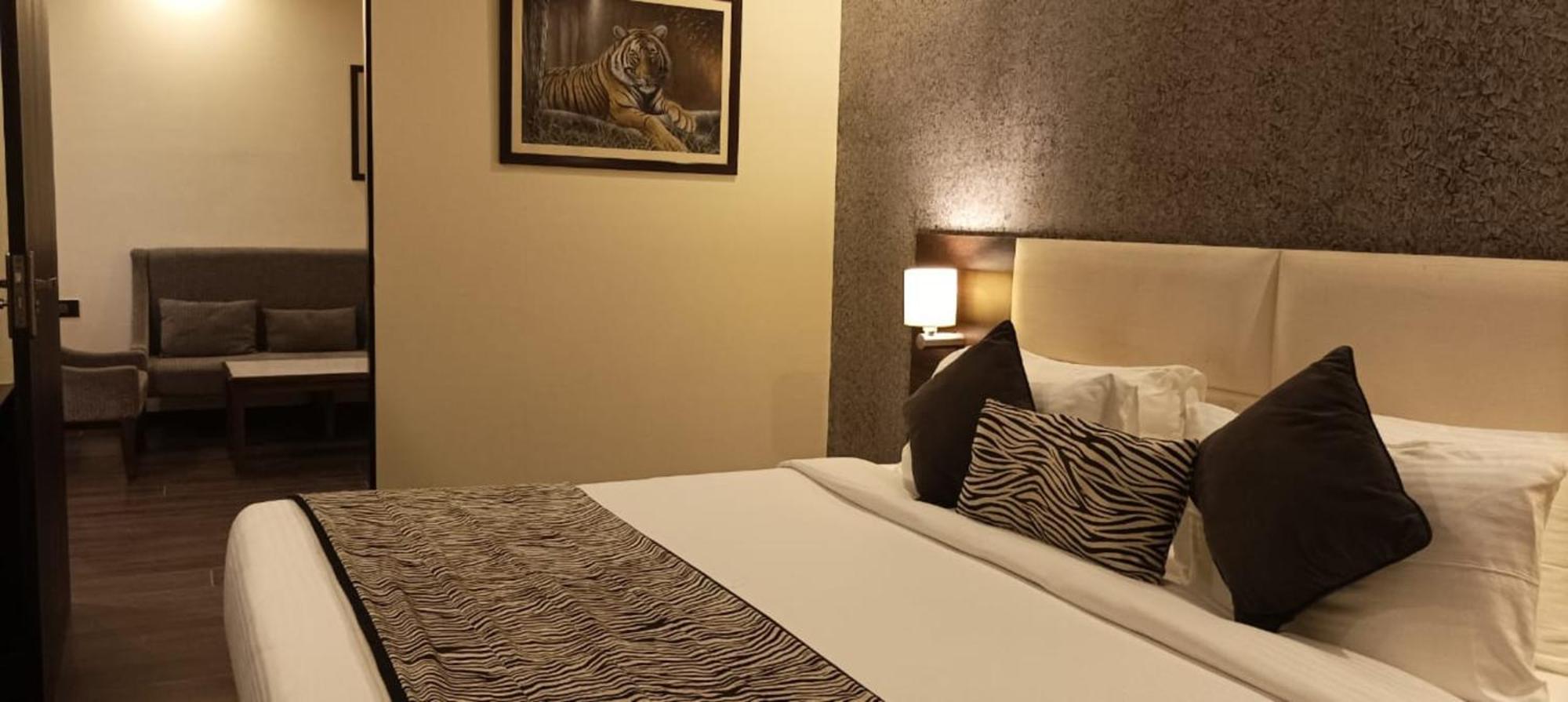 เดอะ พาฆะ อนันต์ เอลิต Hotel Khilchipur  ภายนอก รูปภาพ